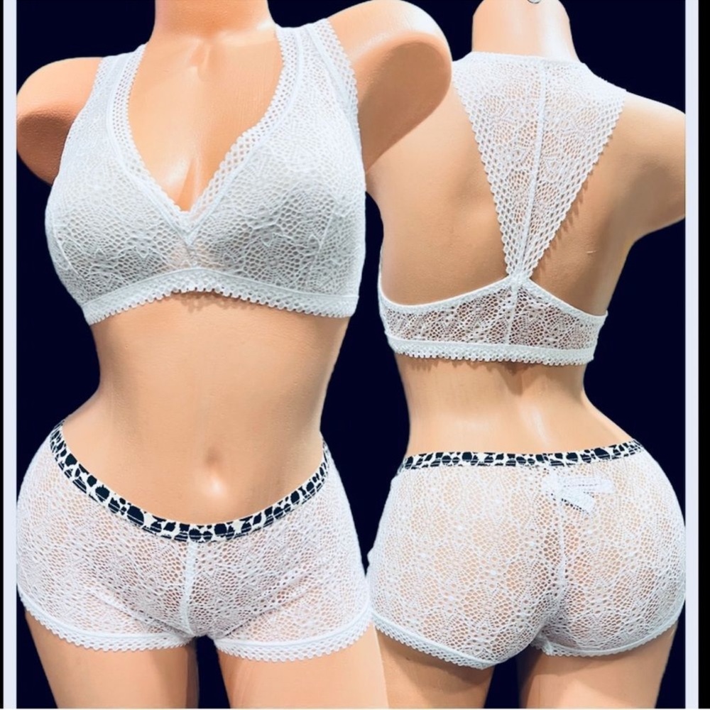 Victoria’s Secret White with a Leopard Print Trim Shortie/Mini Short Large